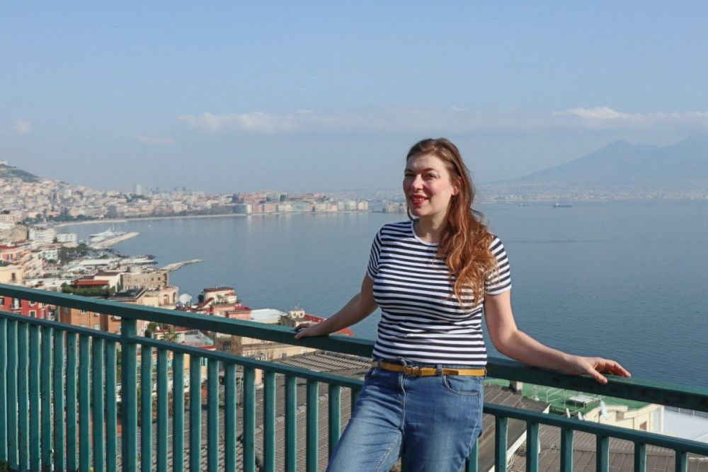 Paola Bertoni with Vesuvius in the background