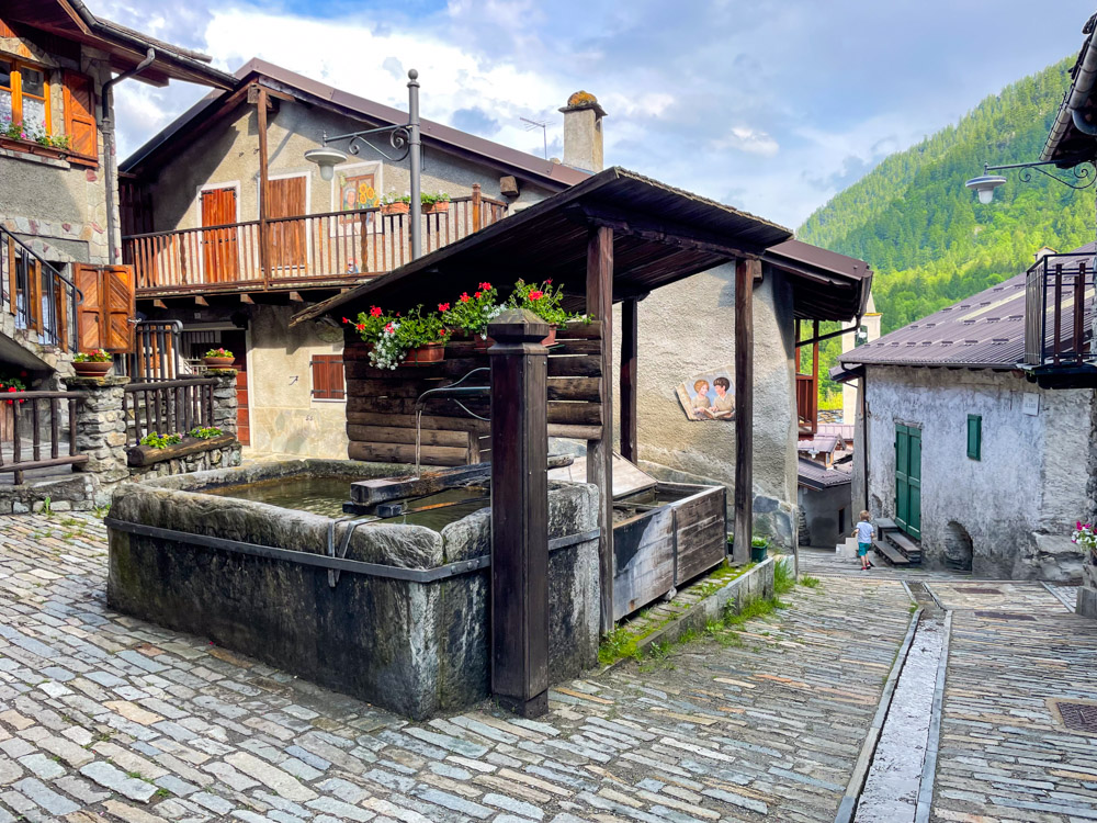 Fountain in the centre of Laux, Usseaux