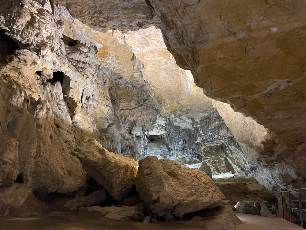 Visiting route inside the La Balme Caves