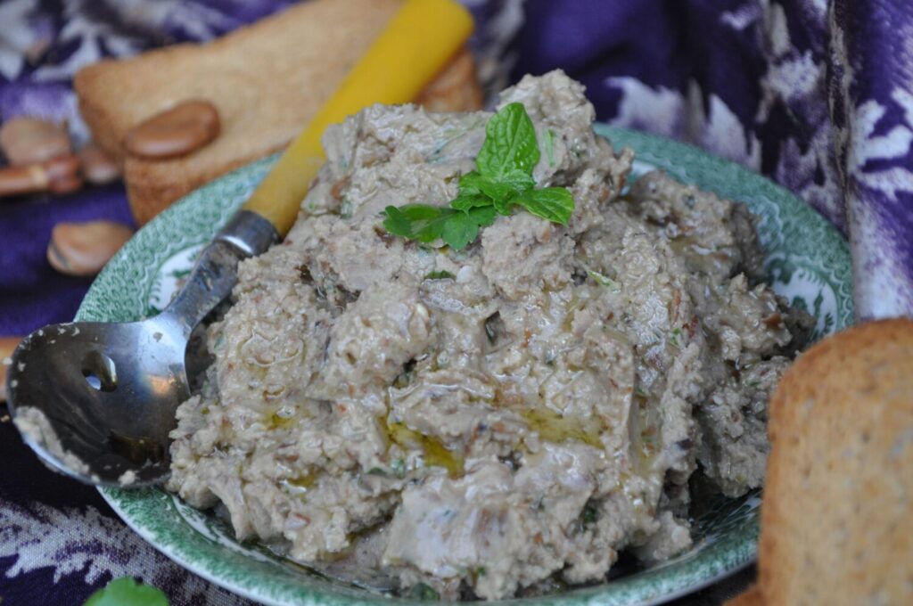 Traditional Maltese dip bigilla