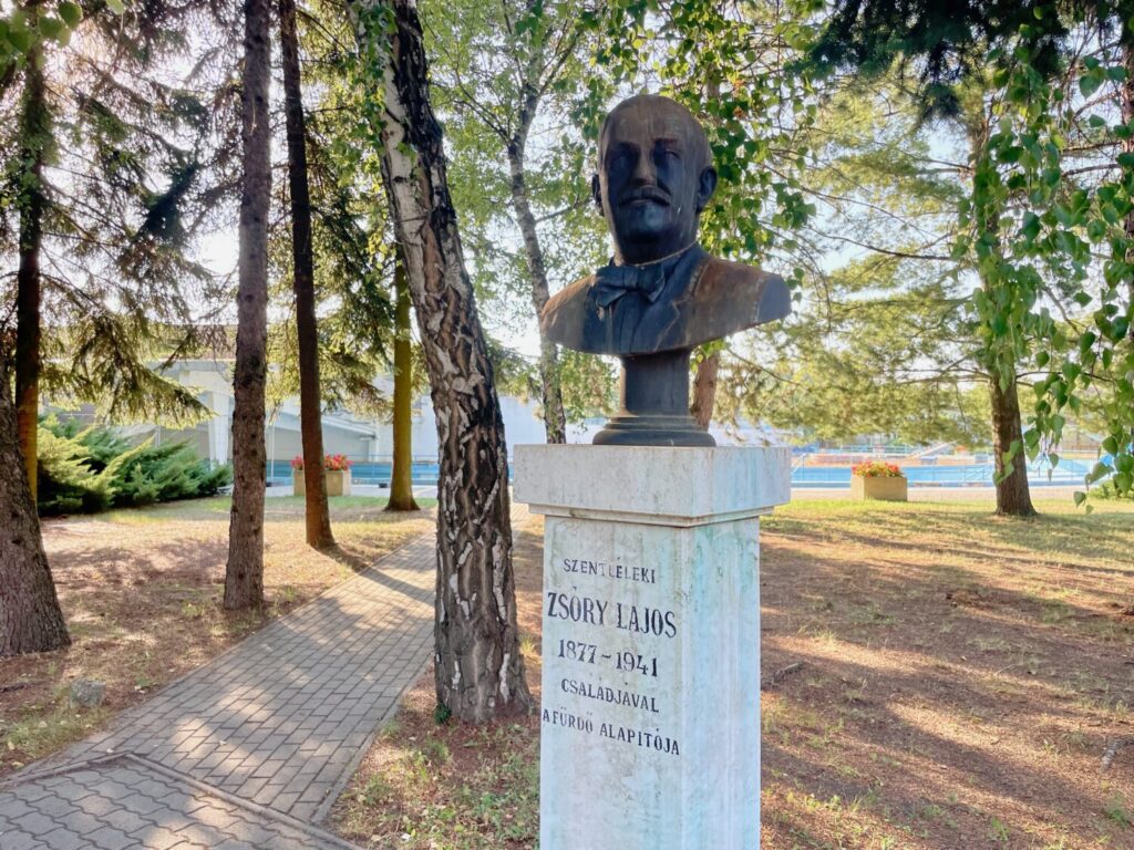 Bust of Lajos Zsóry, the owner of Mezőkövesd who discovered the thermal spring on his land
