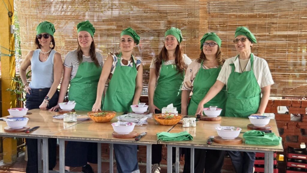 The Travel Blogger Italiane group during a Vietnamese cooking class in Cam Thanh. From left to right: Annalisa Spinosa, me, Marina Lo Blundo, Veronica Meriggi, Cristina Lamandini and Marina Fiorenti