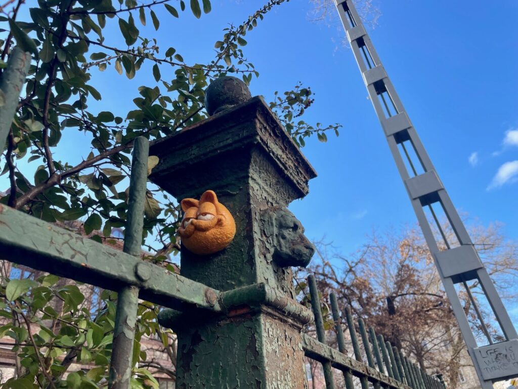 Garfield mini-statue by Kolodko, Budapest